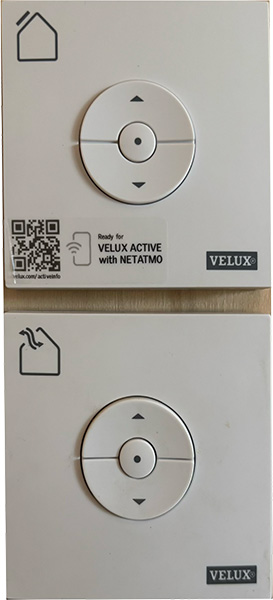 Intérieur de la Cabane de la Borderie, velux vue sur la nature